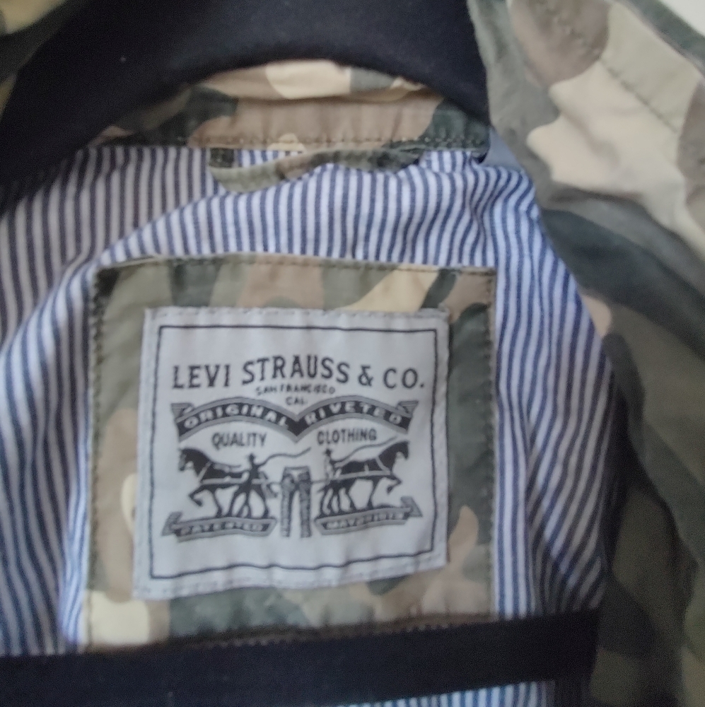 Levi's Camo Jacket - image 6